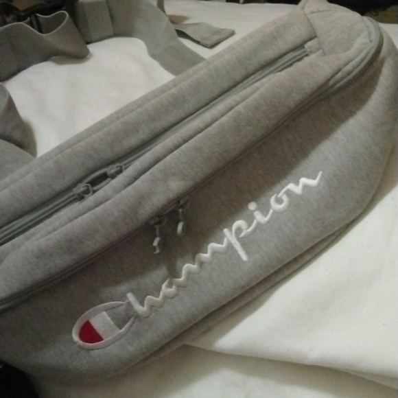 Champion Fanny Pack - Picture 3 of 4